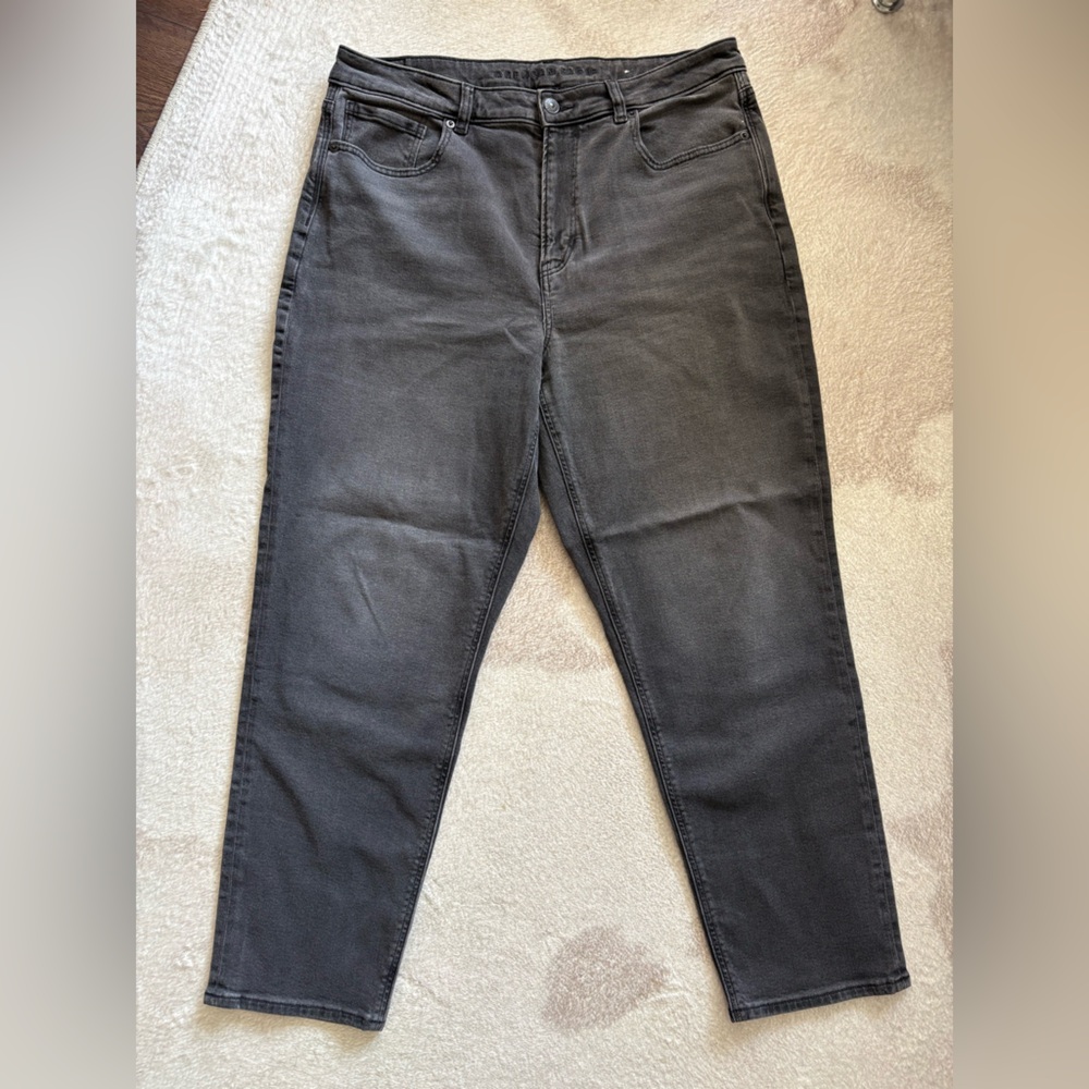 American Eagle Mom Jeans size 14 Washed Black